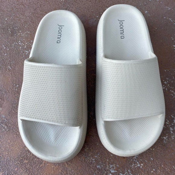 Free People Shoes - Joomra Pillow Slippers Unisex sz 8.5 womens